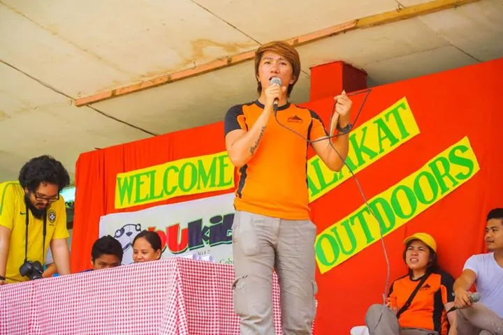 Club VP, Michael formally opens the event by giving a background on the outreach event.