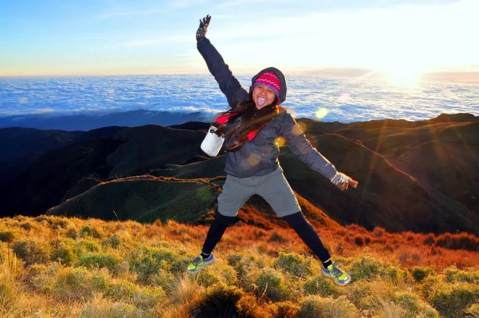 Sunshine + Sea of clouds = Happy camper